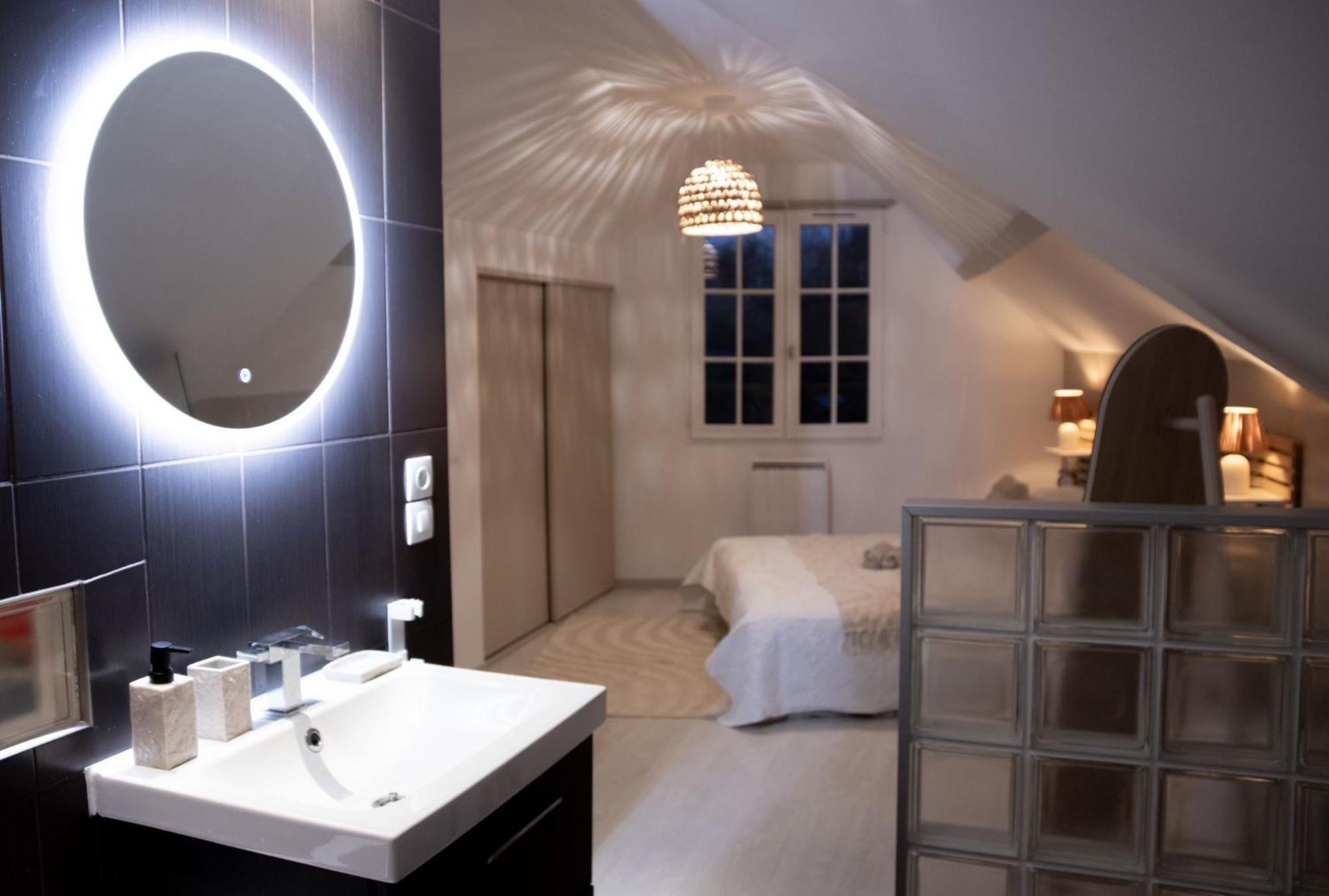 Muraille Du Chateau Avec Jacuzzi Nemours Exterior foto